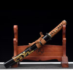 Daga Samurái Decorativa con Dragón Tallado - Cuchillo Japonés de Entrenamiento Sin Filo para Exhibición